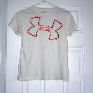 White Under Armour  T-shirt.